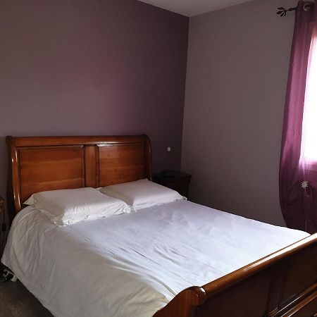 Chambre D'Hotes Chez L'Habitant 몬트리오스수르로아 외부 사진