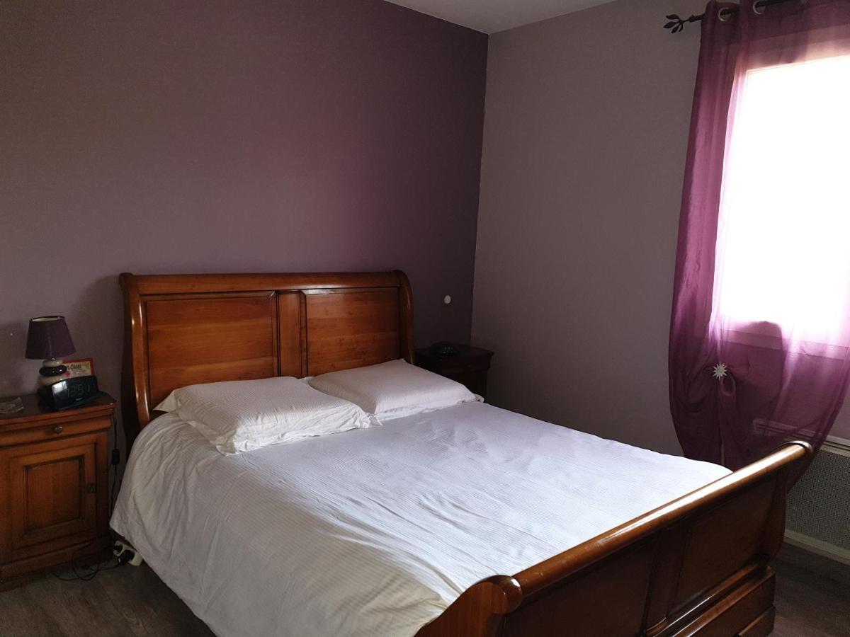 Chambre D'Hotes Chez L'Habitant 몬트리오스수르로아 외부 사진